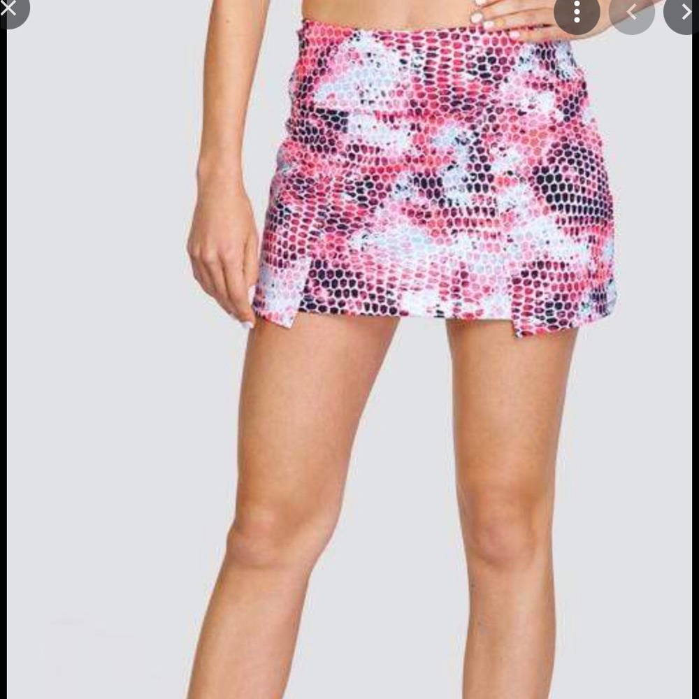 Tail skort